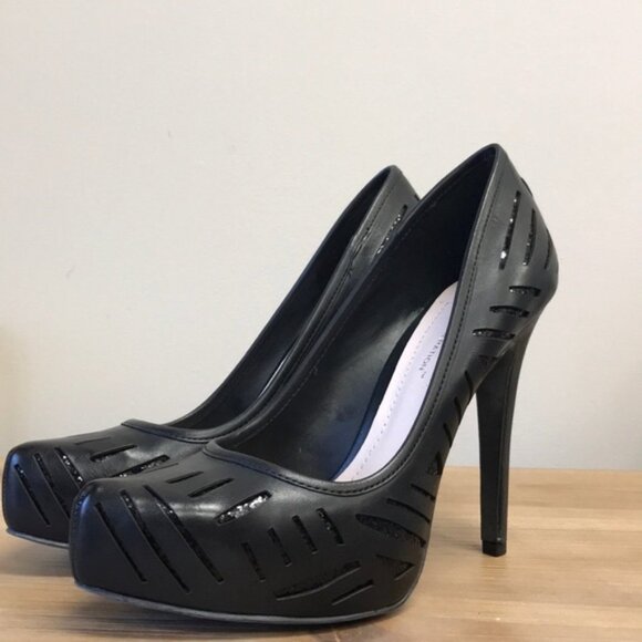 BCBGeneration Women's Prague Pump - Picture 3 of 8